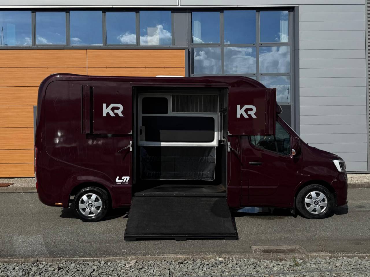 Van per Cavalli Krismar MASTER THEAULT 3 PLACES 2021 Occasione