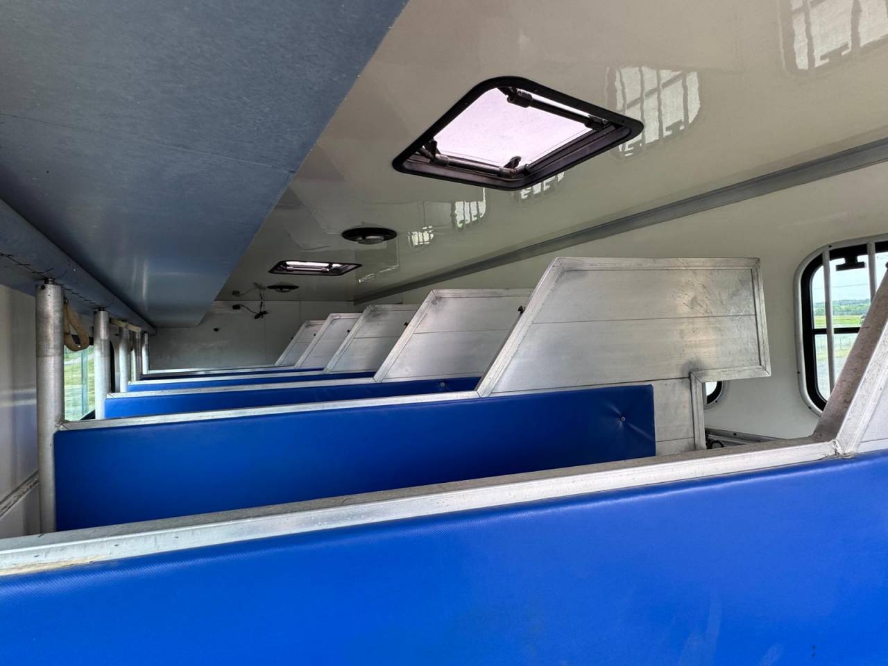 Camion per Cavalli Mercedes MERCEDES 2000 Occasione