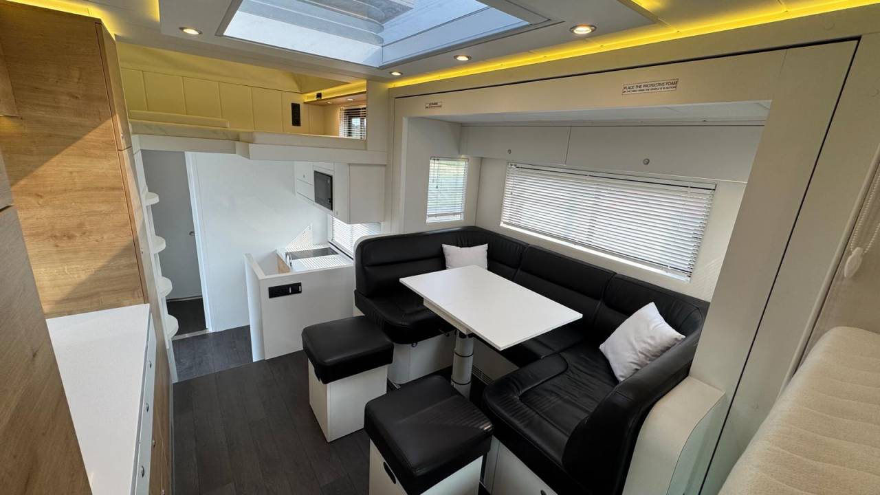 Camion per Cavalli STX SCANIA 2020 Occasione