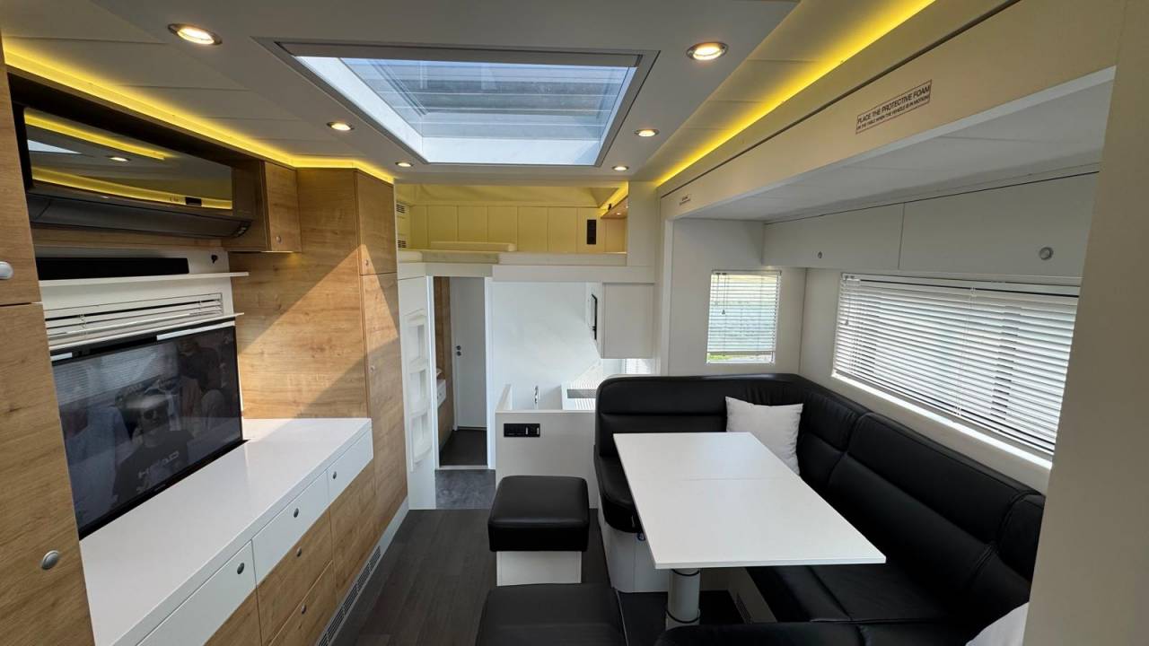 Camion per Cavalli STX SCANIA 2020 Occasione