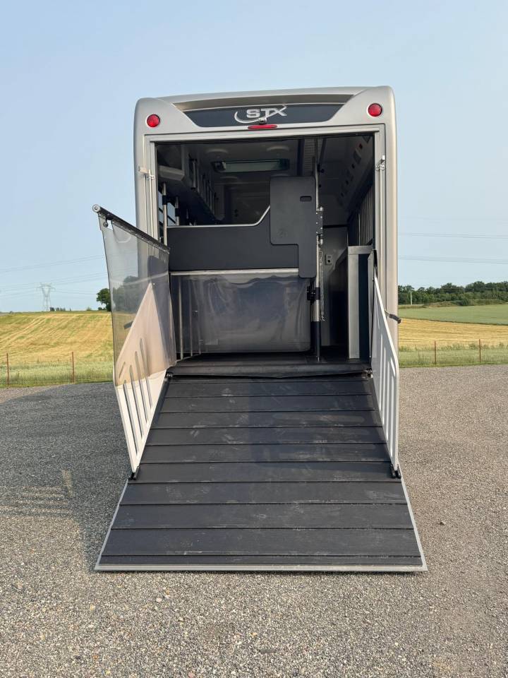 Camion per Cavalli STX SCANIA 2020 Occasione