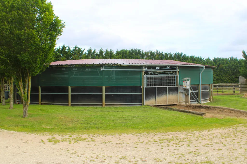 Propriet&agrave; equestre In vendita Charente-Maritime