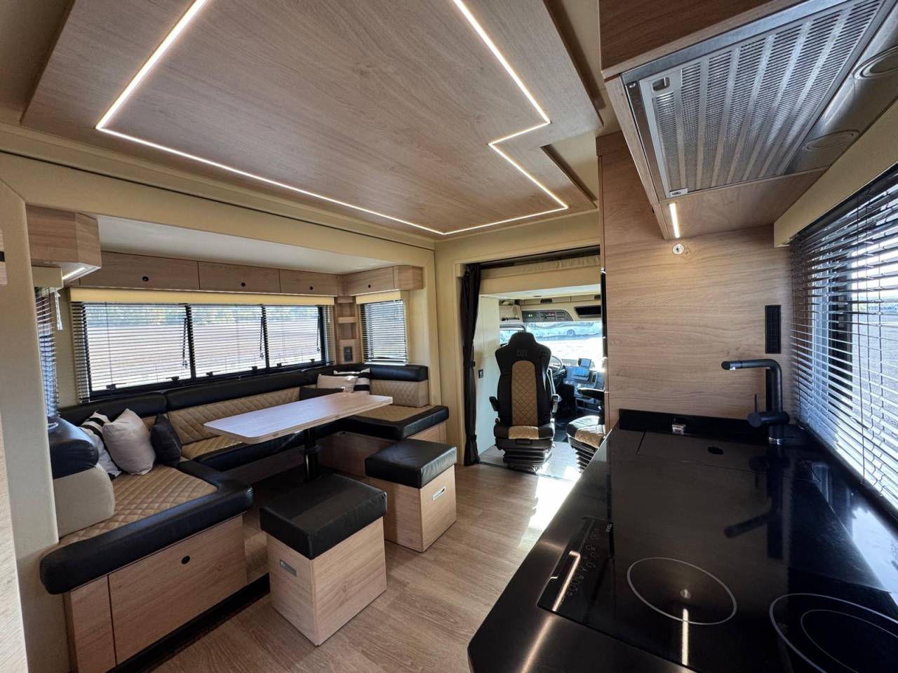 Camion per Cavalli Krismar MERCEDES 2021 Occasione