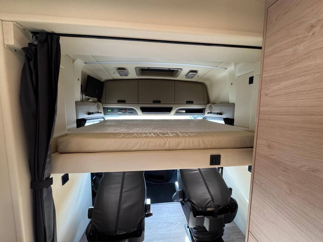 Camion per Cavalli Krismar MERCEDES 2021 Occasione