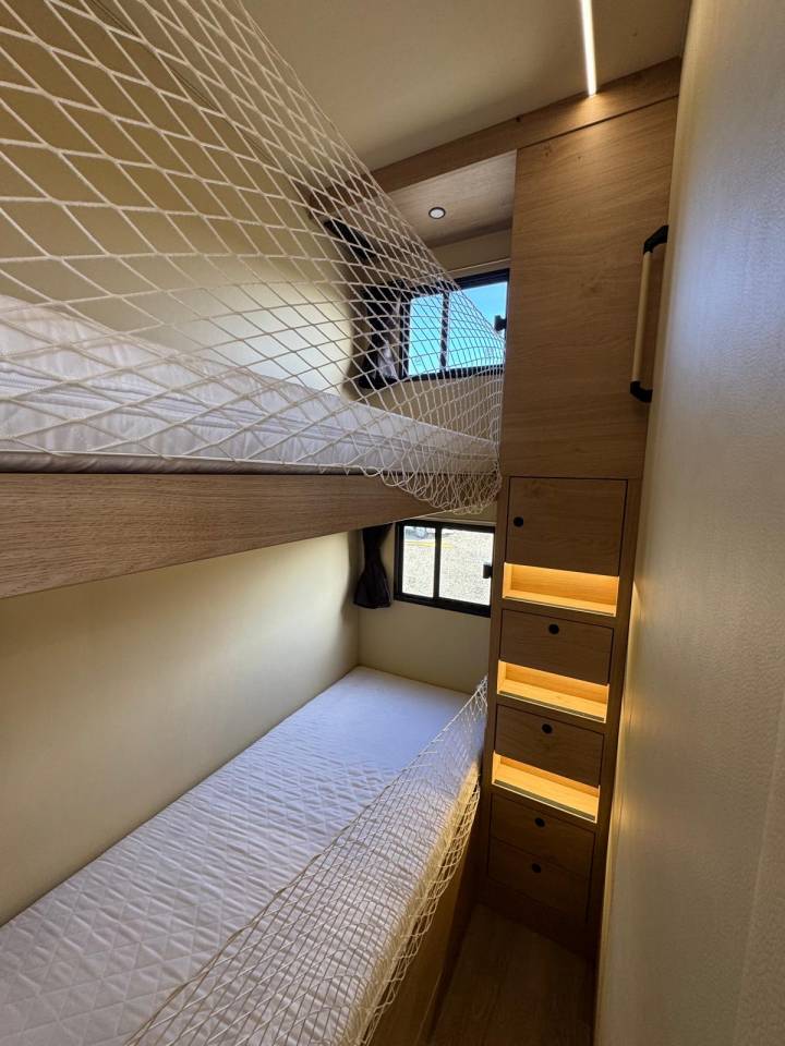 Camion per Cavalli Krismar MERCEDES 2021 Occasione