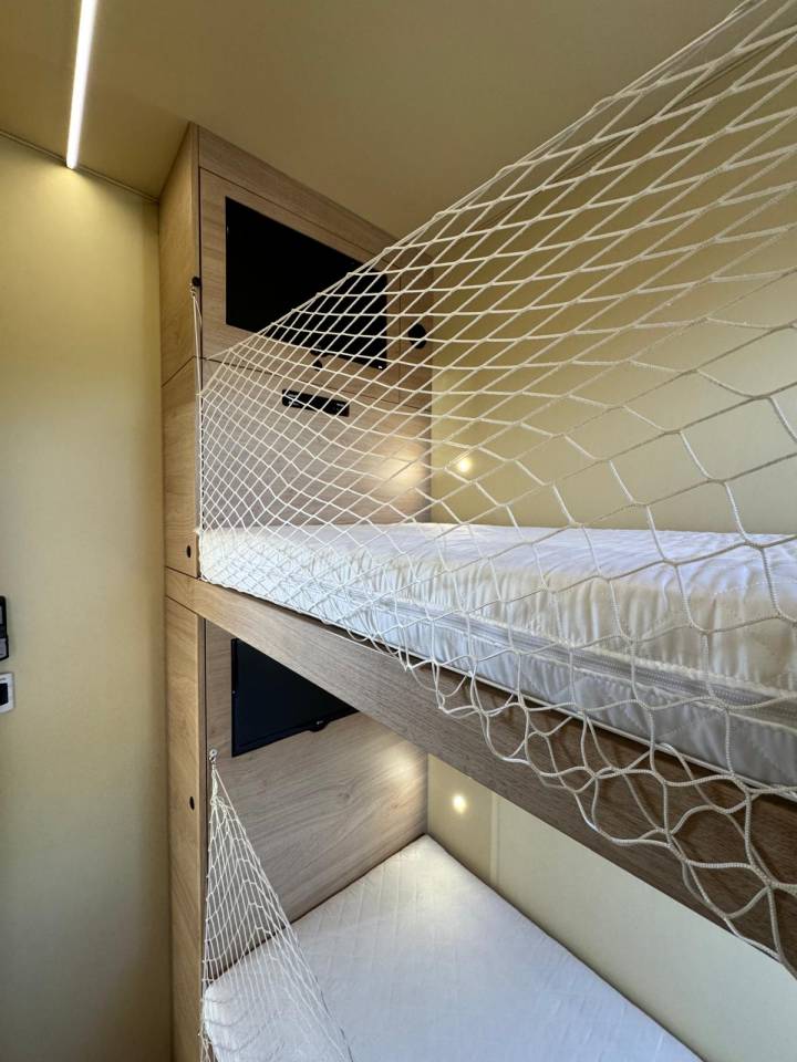 Camion per Cavalli Krismar MERCEDES 2021 Occasione