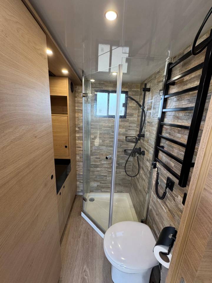 Camion per Cavalli Krismar MERCEDES 2021 Occasione