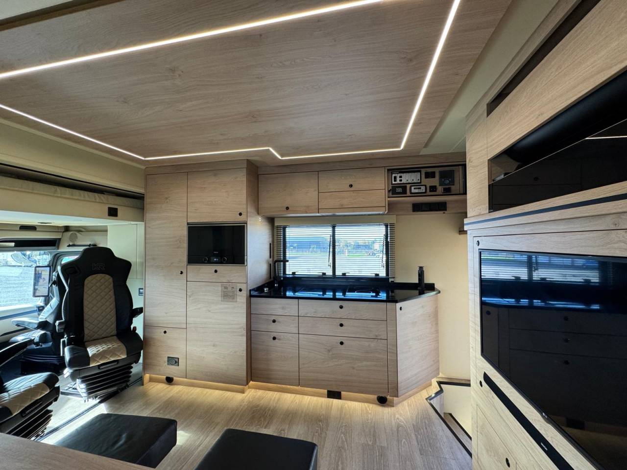 Camion per Cavalli Krismar MERCEDES 2021 Occasione