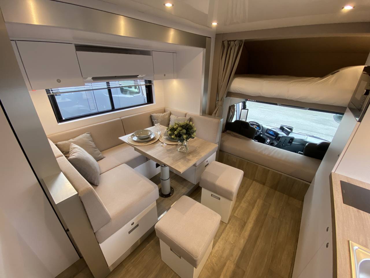 Camion per Cavalli AKX  2025 Nuovo