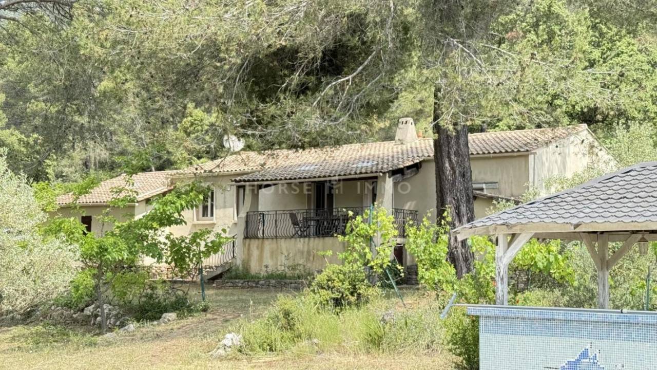 Proprietà equestre In vendita Var