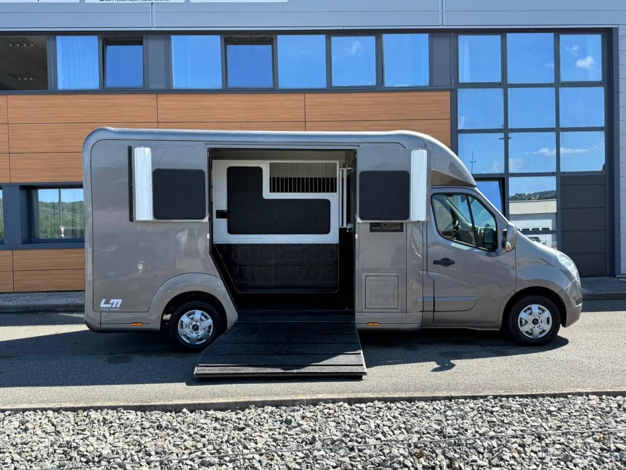 Van per Cavalli STX STALLE 5 PLACES 165CH 2015 Occasione