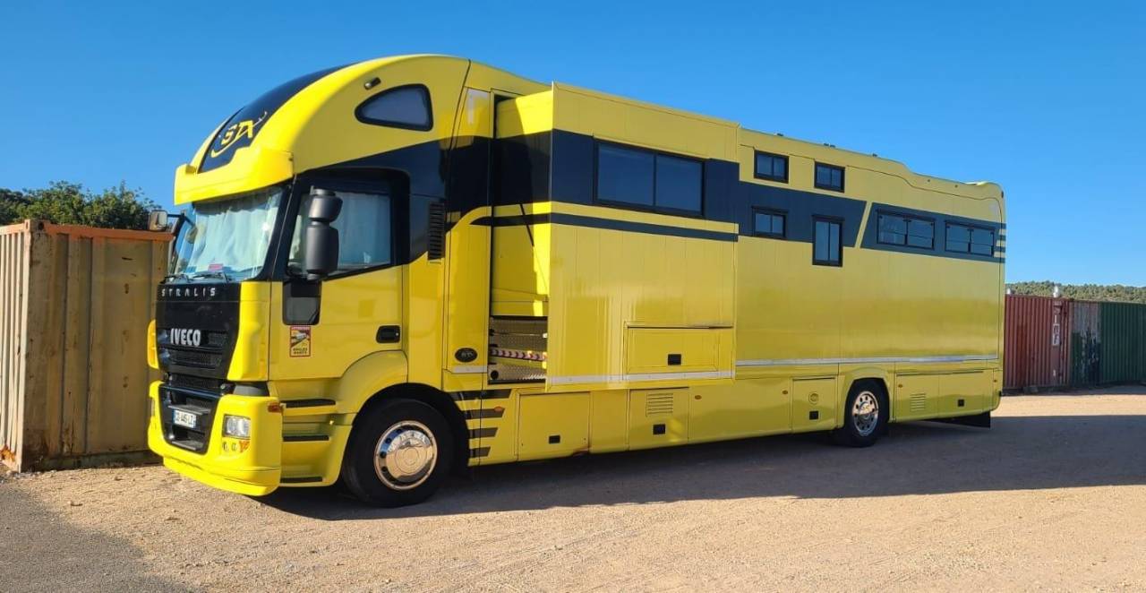 Camion per Cavalli Iveco STRALIS 19/360 2012 Occasione
