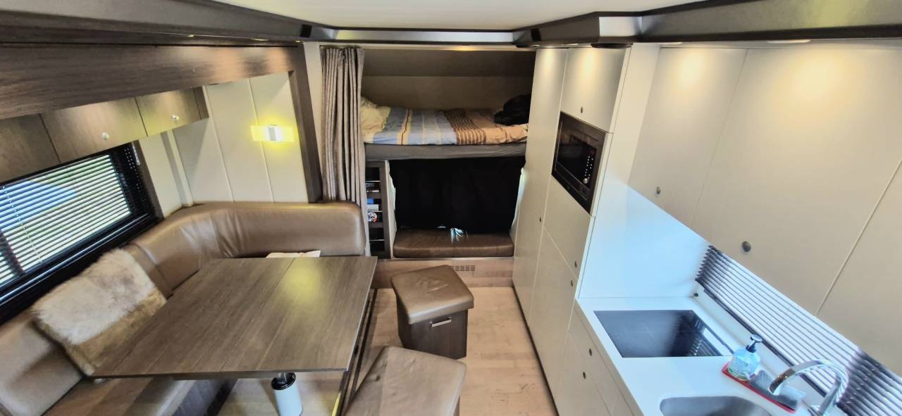 Camion per Cavalli Iveco STRALIS 19/360 2012 Occasione