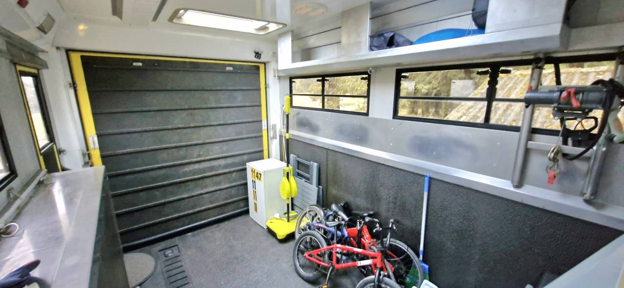 Camion per Cavalli Iveco STRALIS 19/360 2012 Occasione