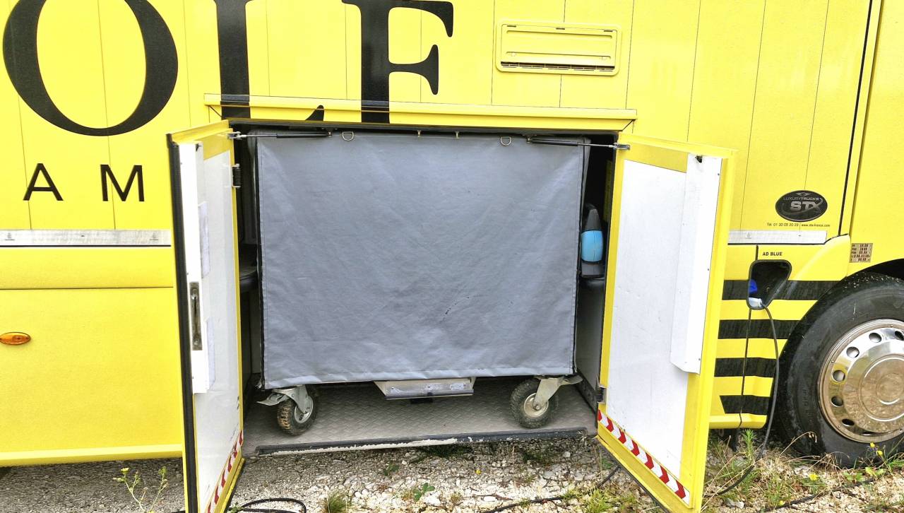 Camion per Cavalli Iveco STRALIS 19/360 2012 Occasione