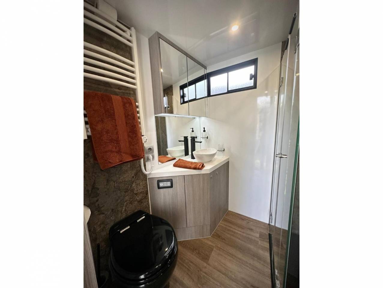 Van per Cavalli Scania EQ S530 2025 Nuovo