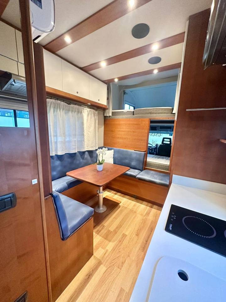 Camion per Cavalli Trans Box eurocargo  2006 Occasione