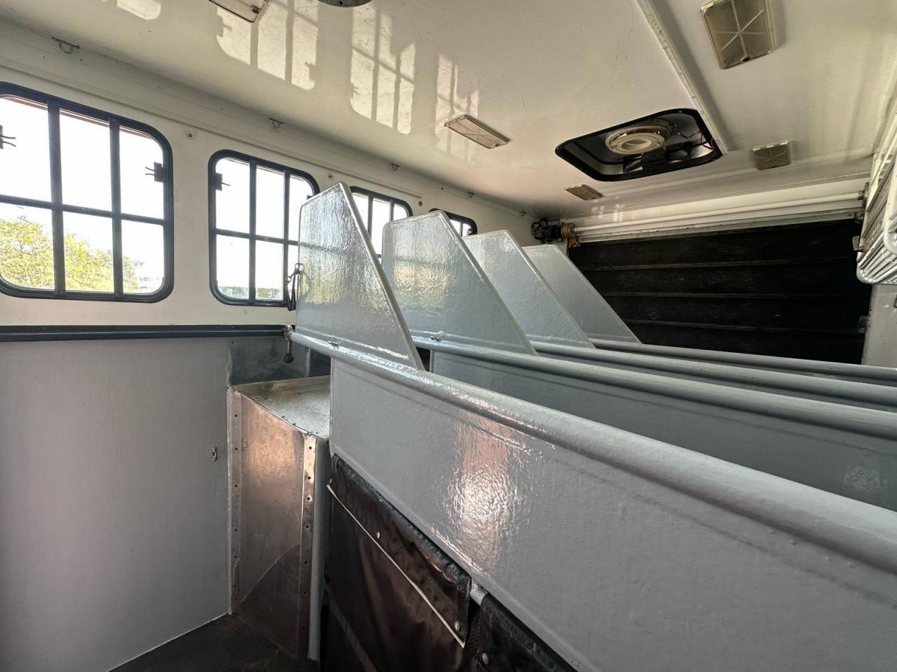 Camion per Cavalli Trans Box eurocargo  2006 Occasione