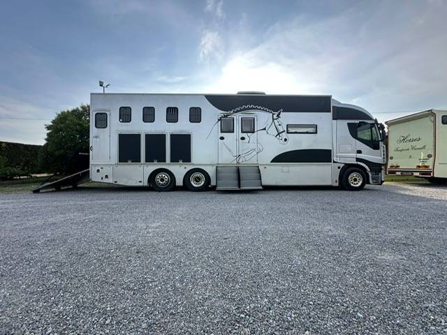 Camion per Cavalli Iveco pop et push out  2007 Occasione