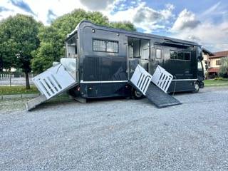 Camion per Cavalli Volvo pop out 2011 Occasione