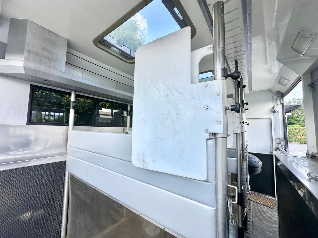 Camion per Cavalli Volvo pop out 2011 Occasione