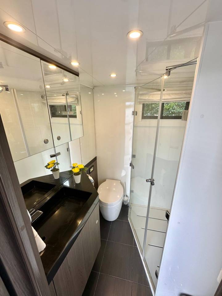 Camion per Cavalli Volvo pop out 2011 Occasione