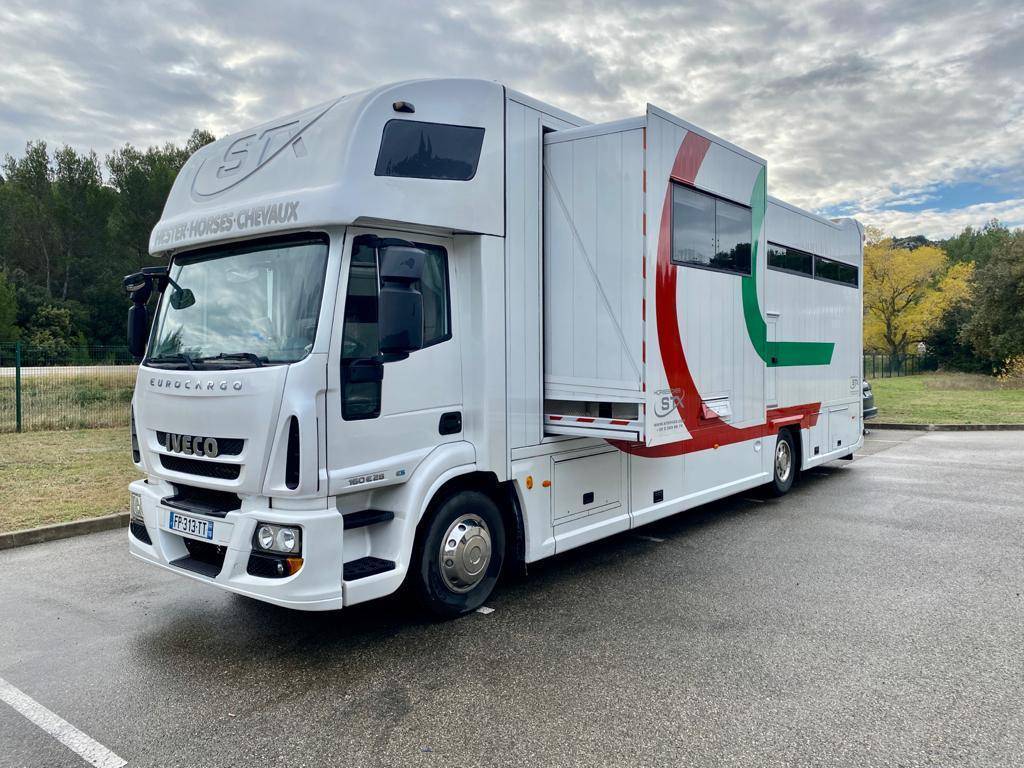 Camion per Cavalli Iveco IVECO 0 Occasione