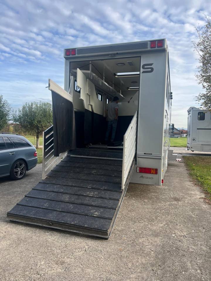 Camion per Cavalli Mercedes MERCEDES-BENZ 0 Occasione