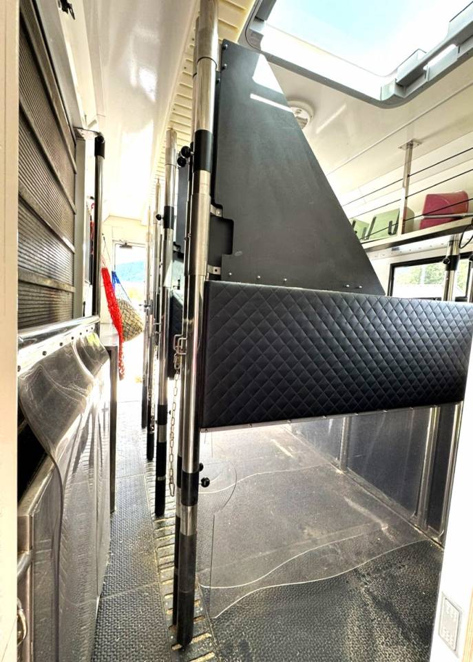 Camion per Cavalli Altra marca VOLVO 0 Occasione