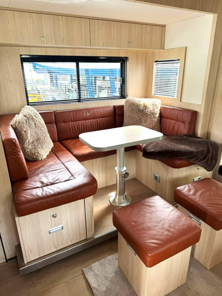 Camion per Cavalli Altra marca VOLVO 0 Occasione