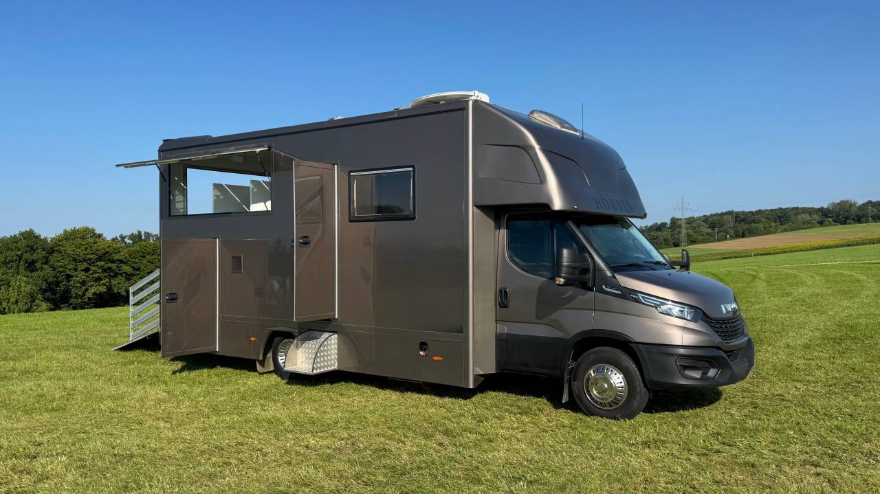 Camion per Cavalli Iveco IVECO 0 Occasione