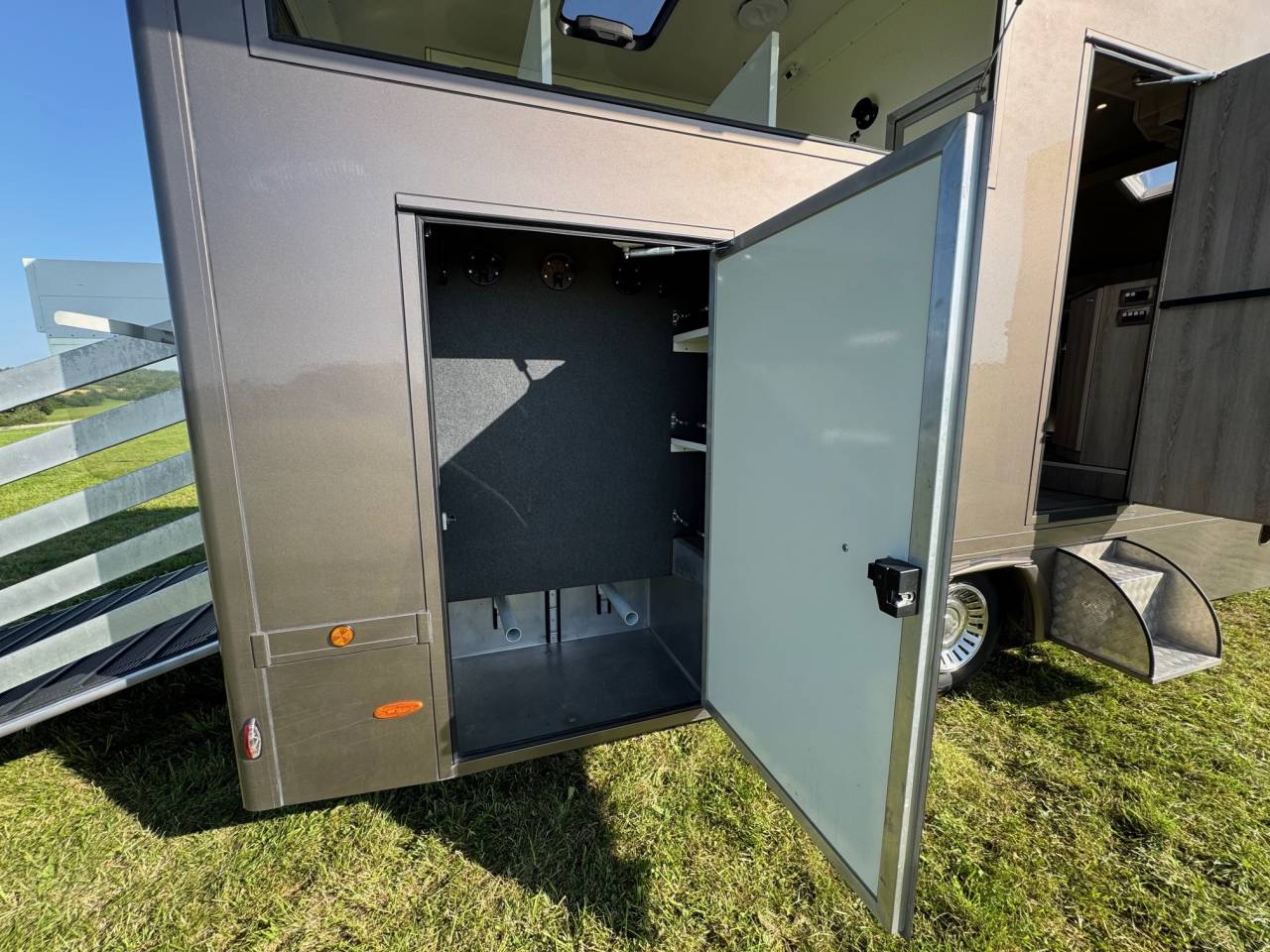 Camion per Cavalli Iveco IVECO 0 Occasione