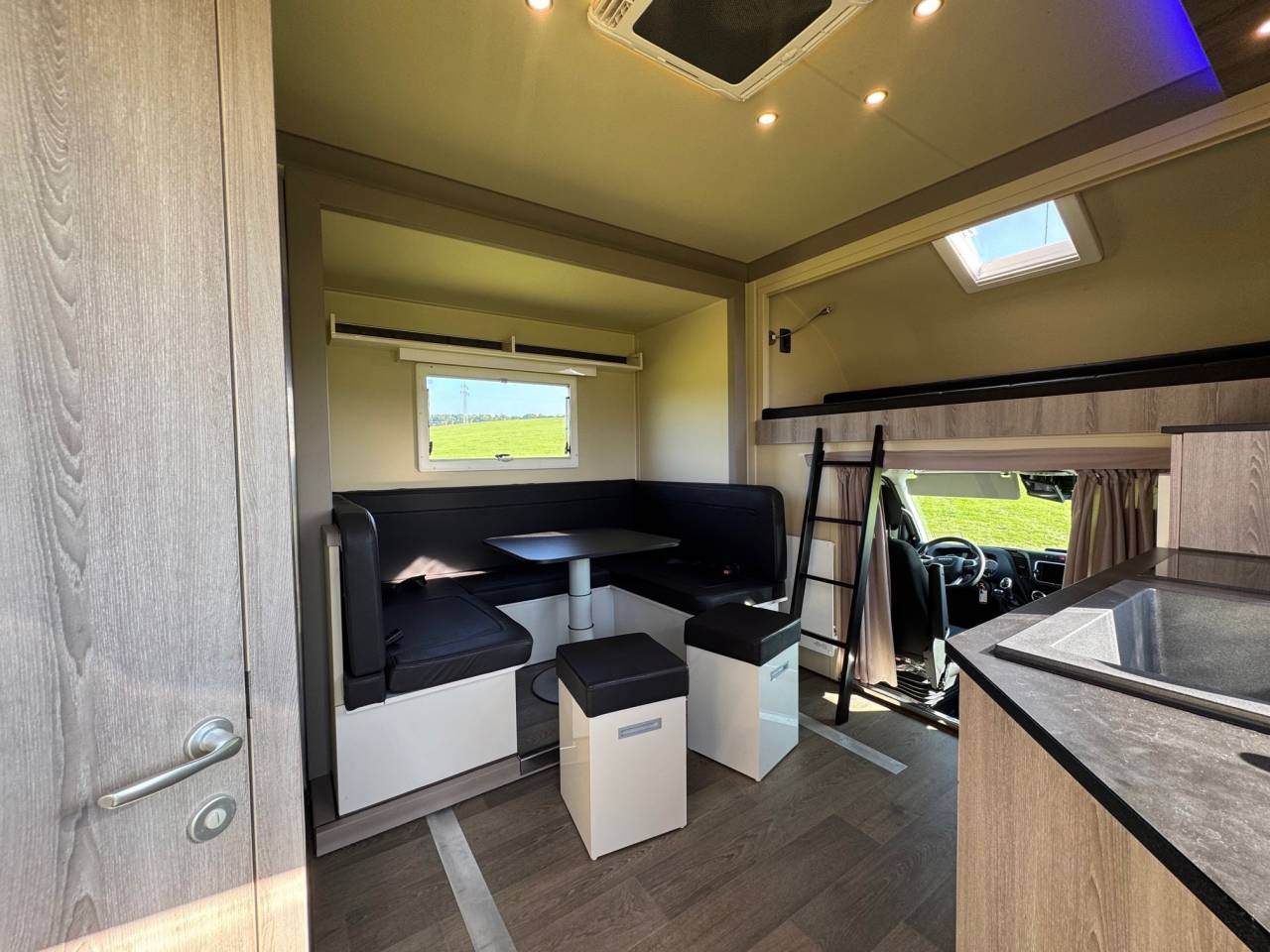 Camion per Cavalli Iveco IVECO 0 Occasione