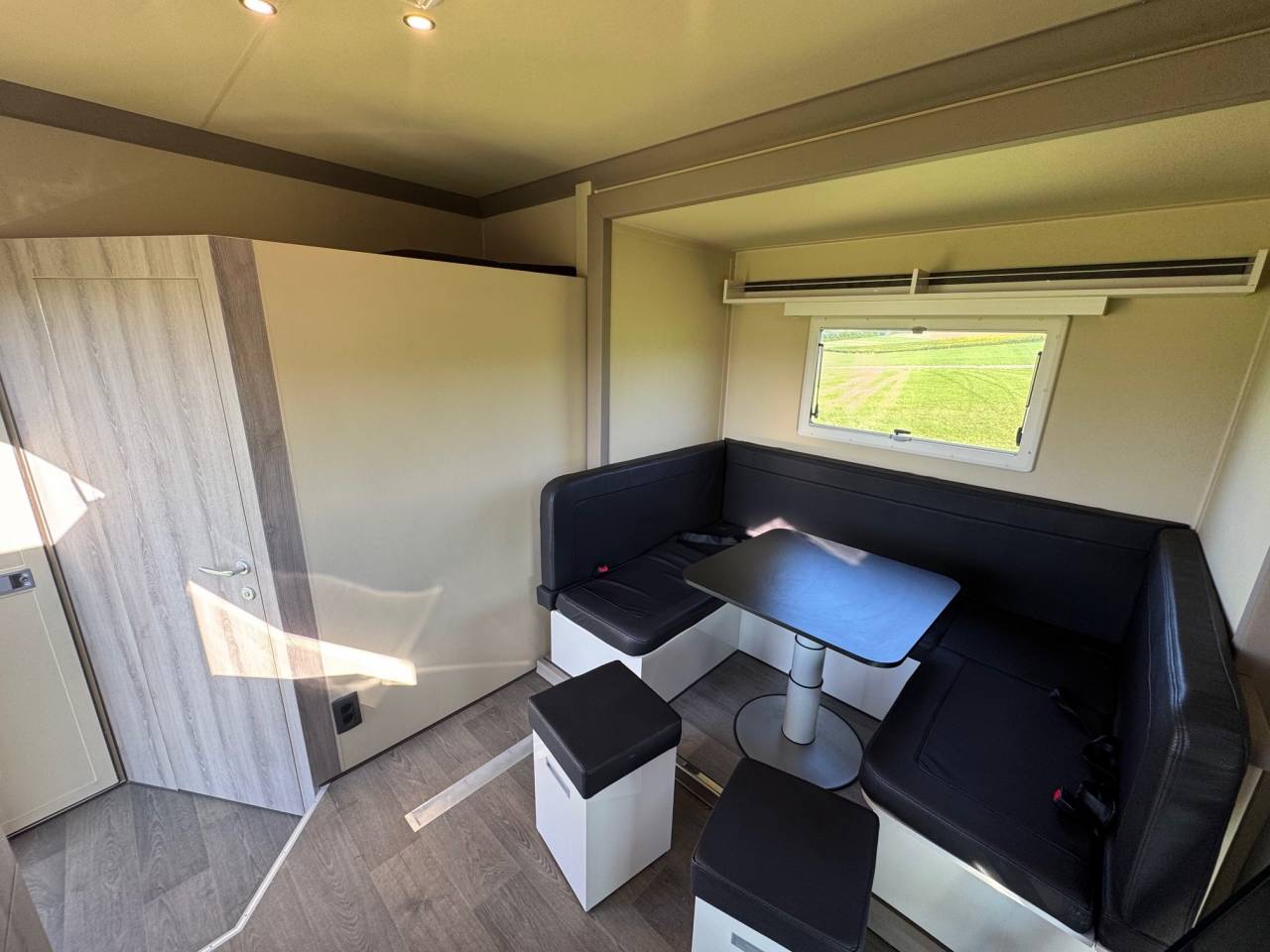 Camion per Cavalli Iveco IVECO 0 Occasione