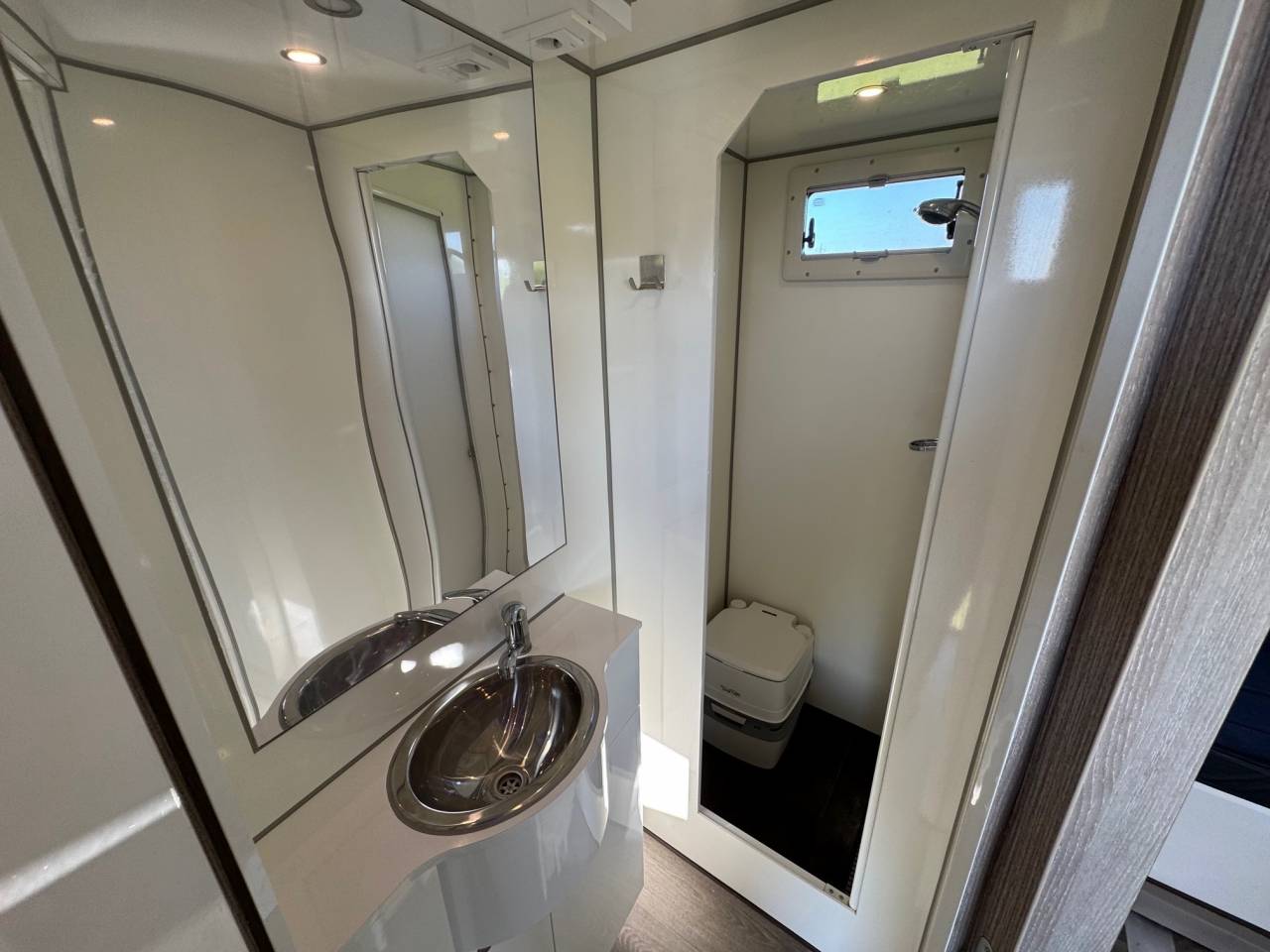 Camion per Cavalli Iveco IVECO 0 Occasione