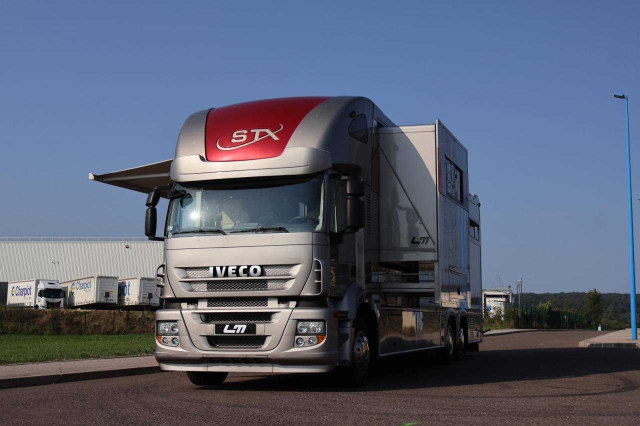 Camion per Cavalli STX IVECO 26.360 2011 Occasione