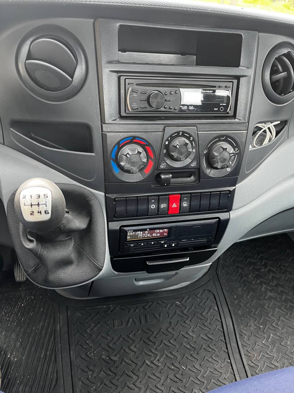 Van per Cavalli Iveco IVECO 35C18 / Semi Remorque VOW 2010 Occasione