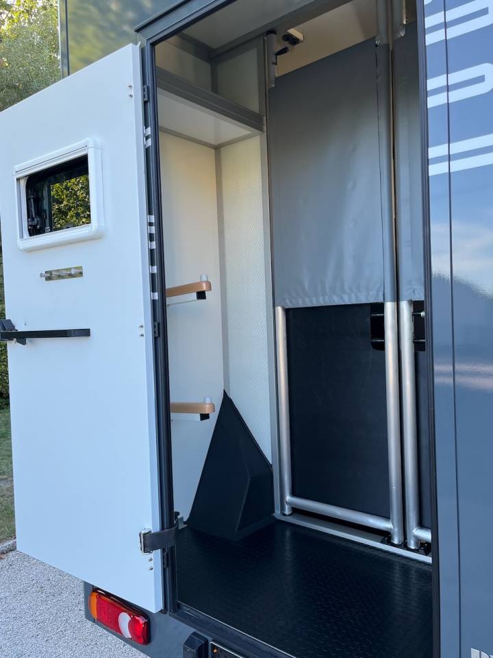 Van per Cavalli Altra marca PEUGEOT 0 Nuovo