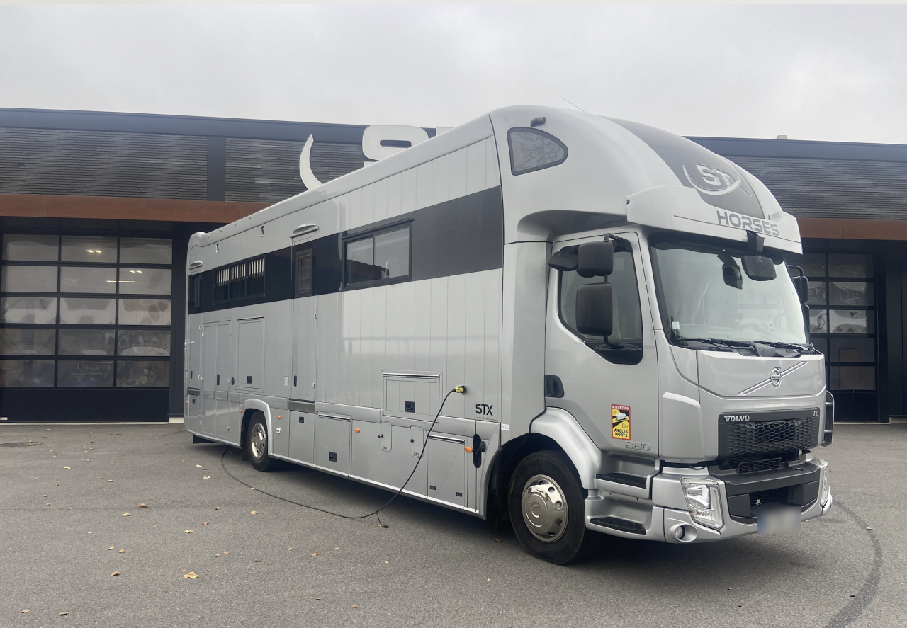 Camion per Cavalli STX  2016 Occasione