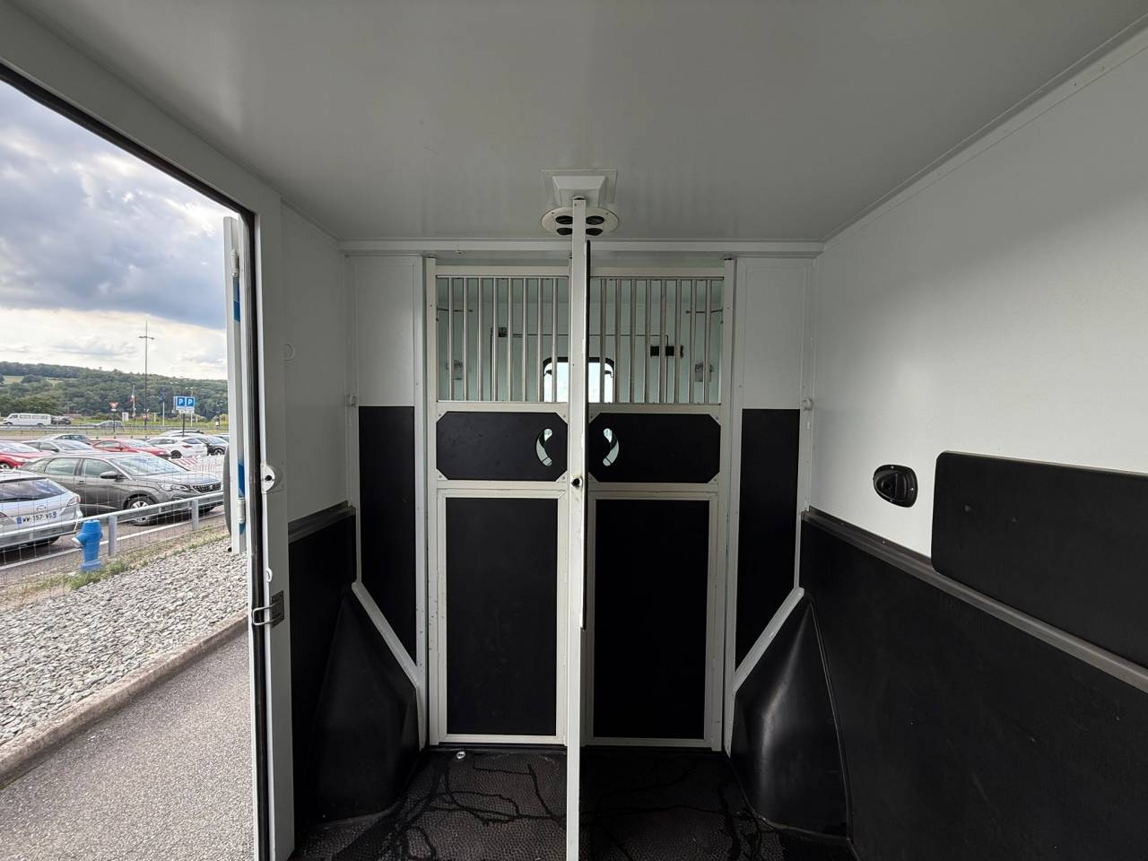 Van per Cavalli Theault PEUGEOT BOXER 150CH STALLE 2015 Occasione