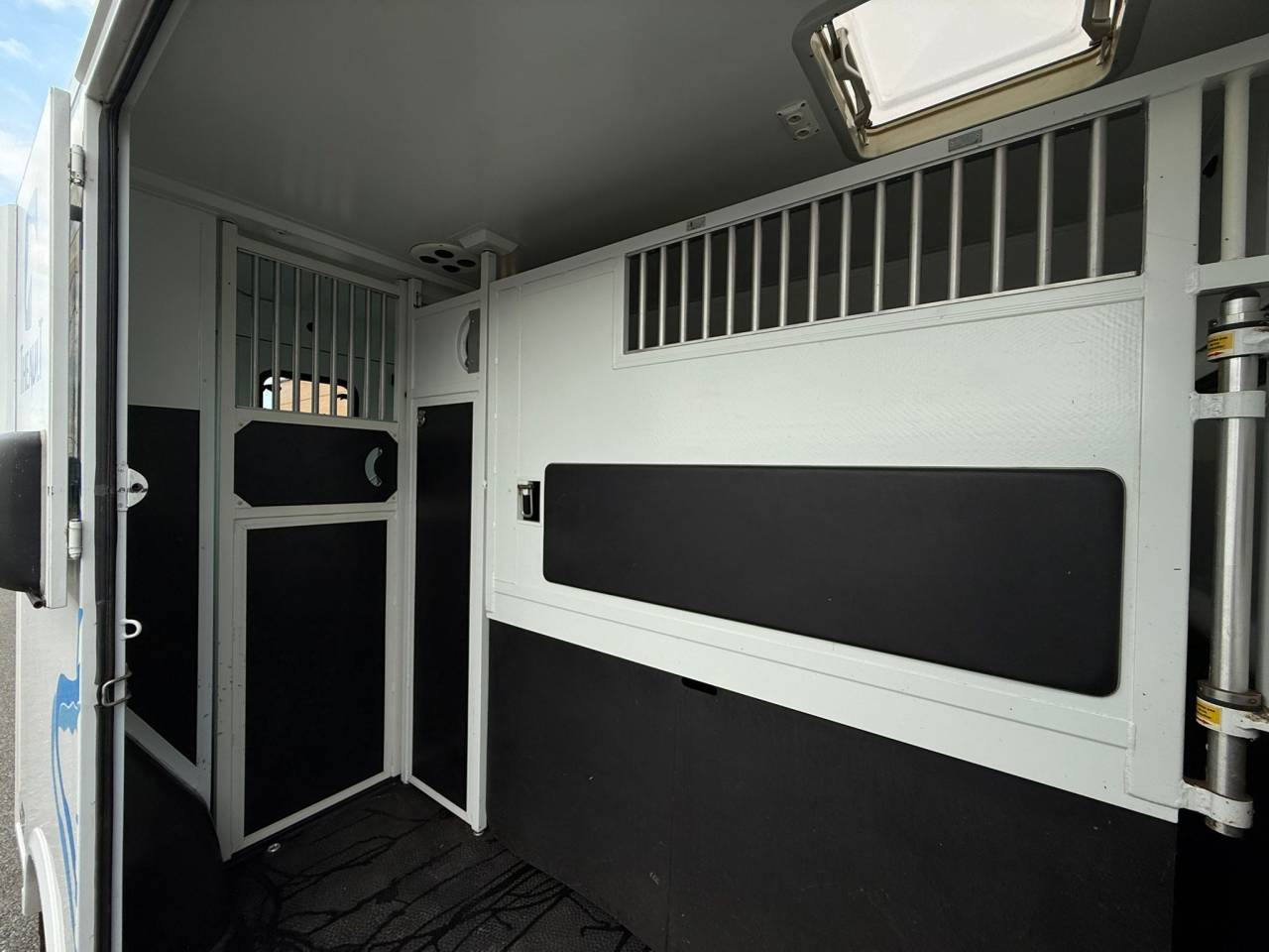 Van per Cavalli Theault PEUGEOT BOXER 150CH STALLE 2015 Occasione