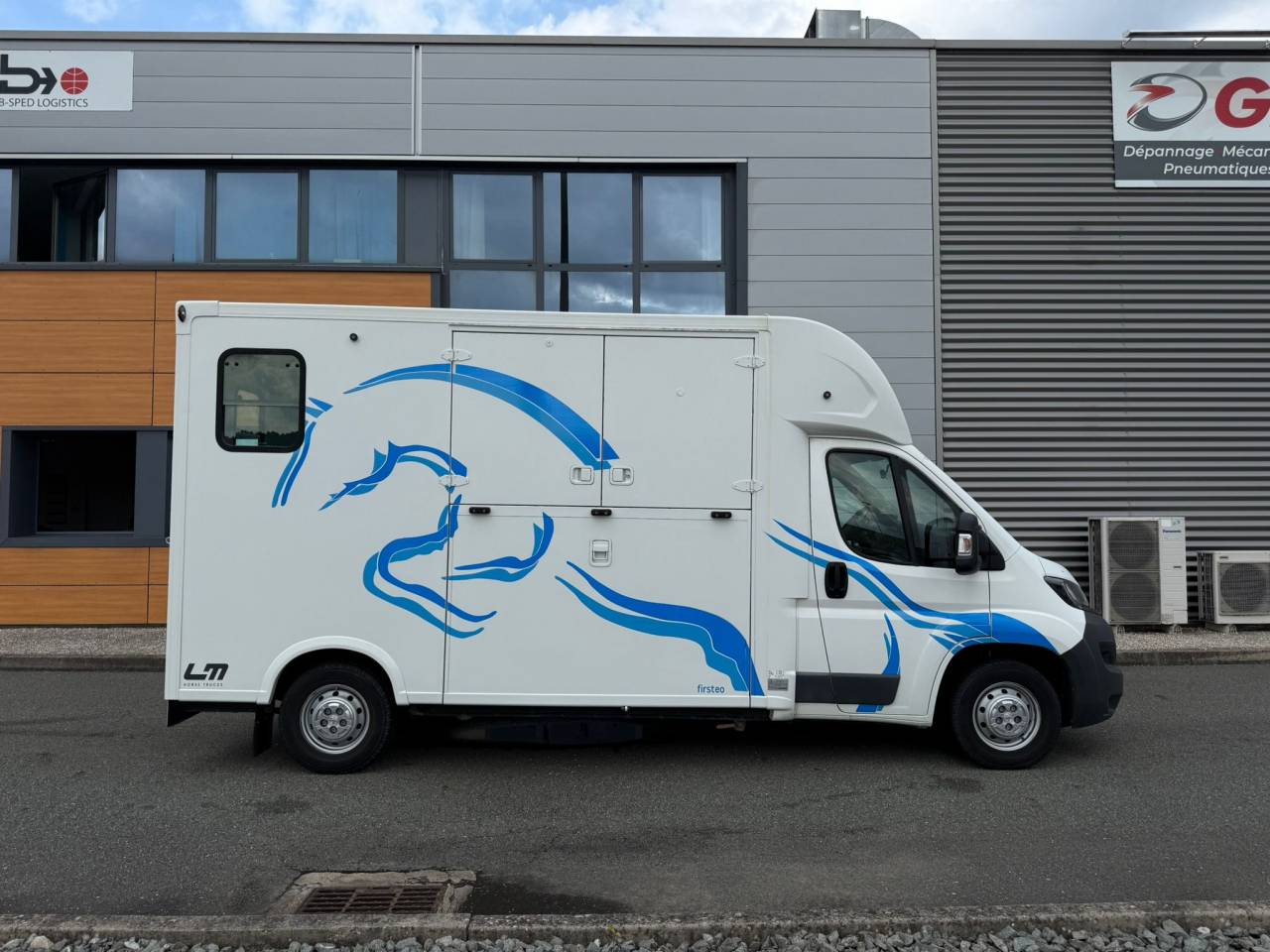 Van per Cavalli Theault PEUGEOT BOXER 150CH STALLE 2015 Occasione