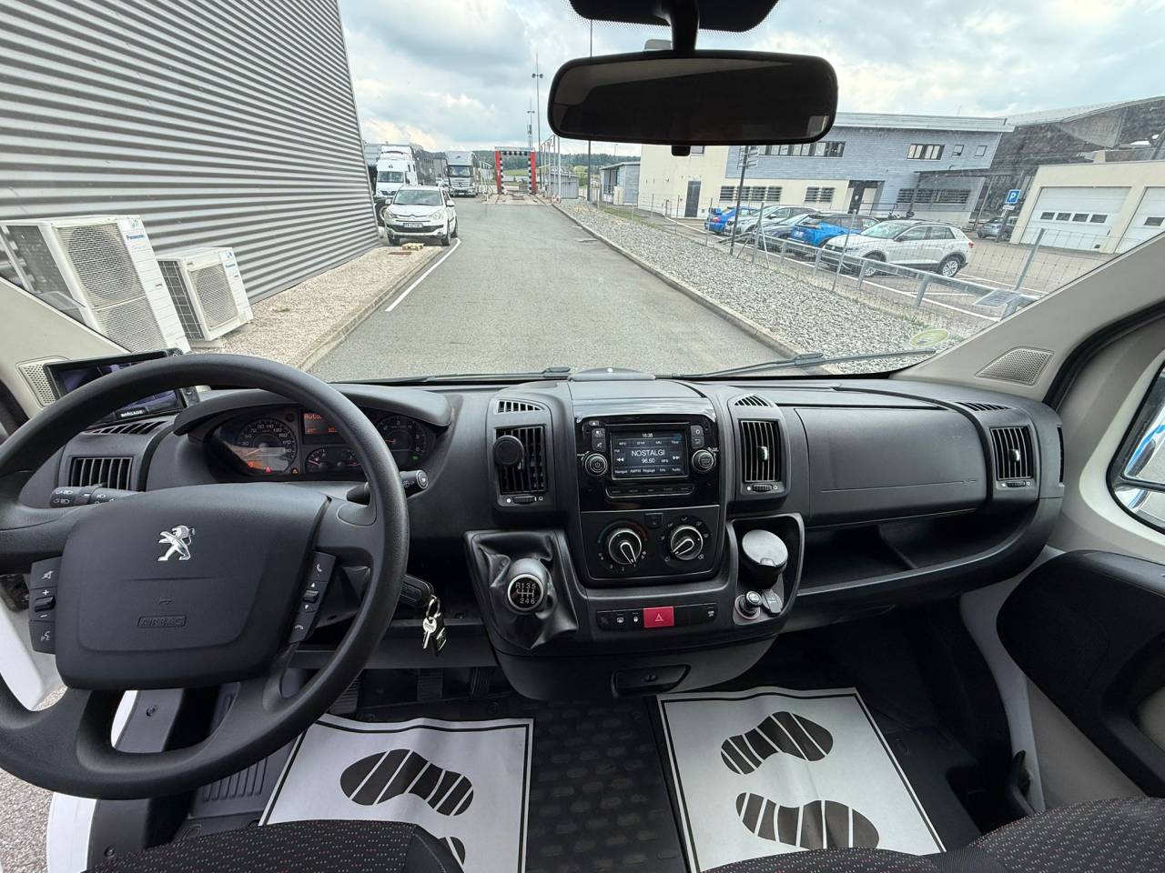 Van per Cavalli Theault PEUGEOT BOXER 150CH STALLE 2015 Occasione