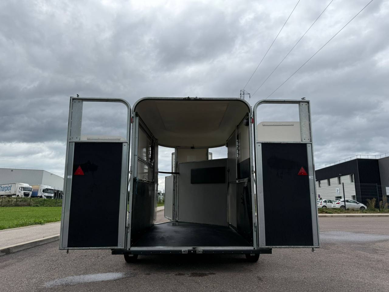 Trailer Fautras OBLIC 2+ 2 Cavalli 2023 Occasione