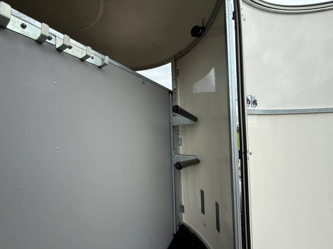 Trailer Fautras OBLIC 2+ 2 Cavalli 2023 Occasione