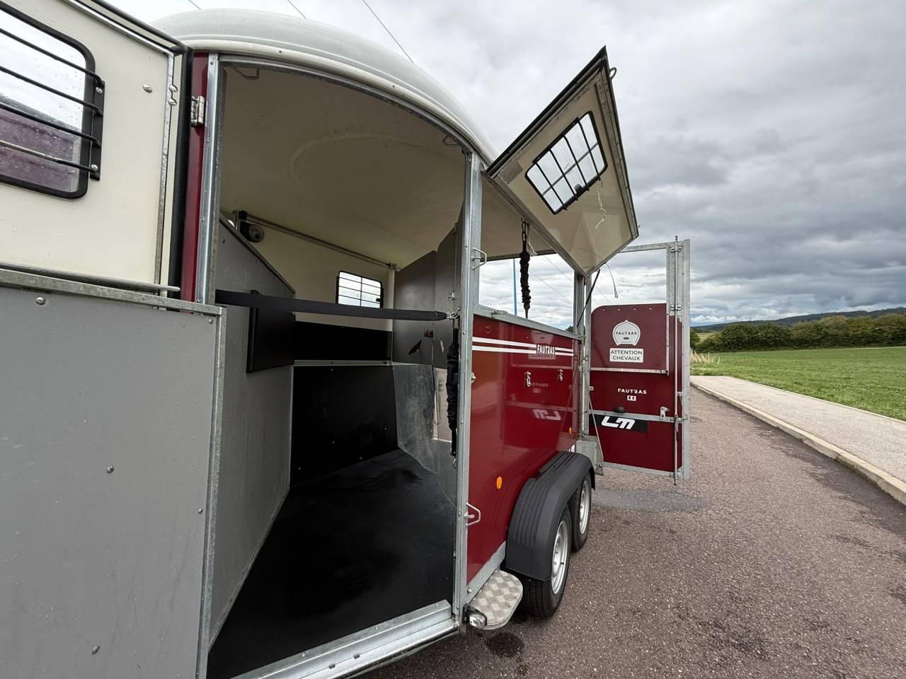 Trailer Fautras OBLIC 2+ 2 Cavalli 2023 Occasione