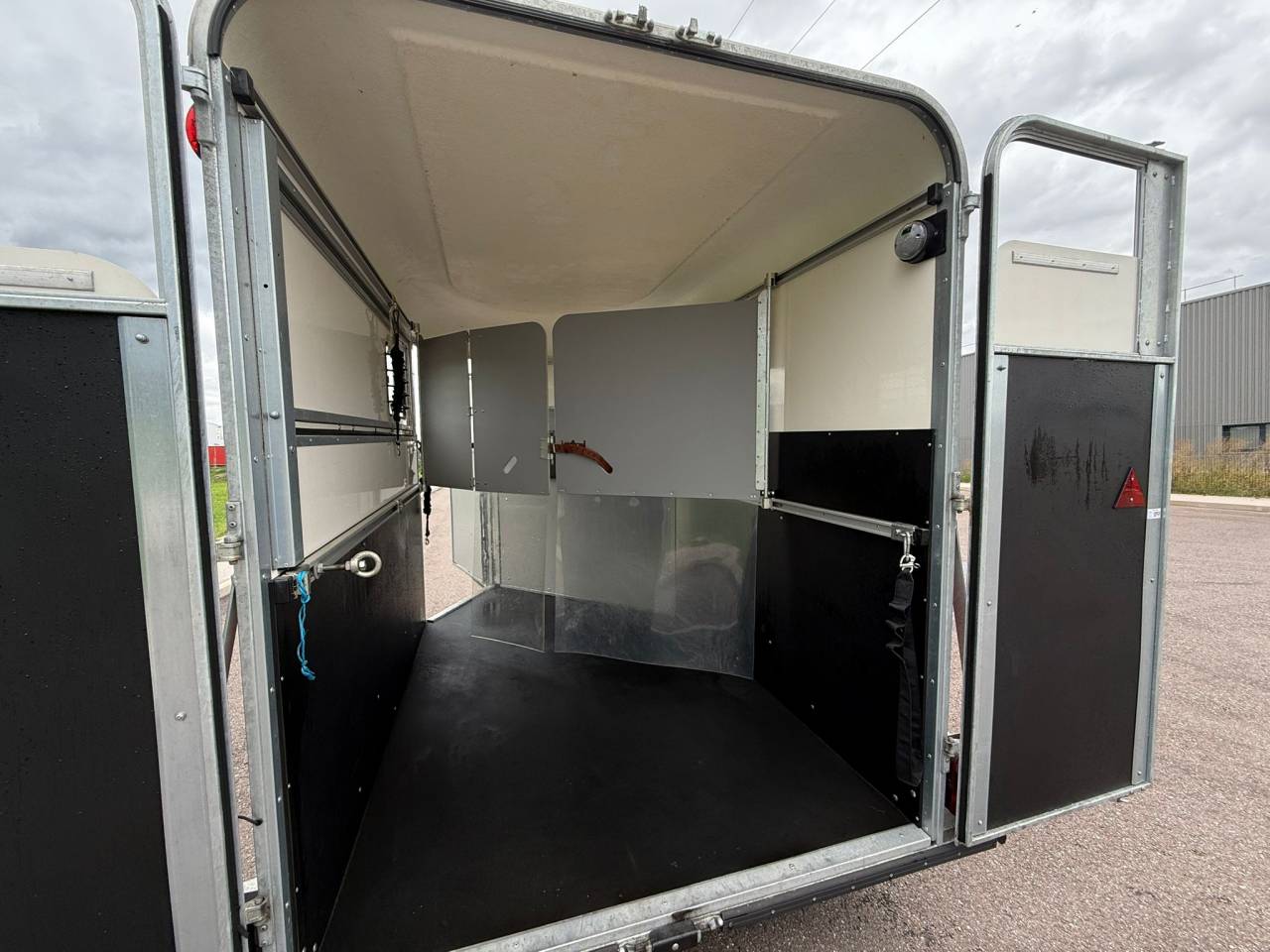 Trailer Fautras OBLIC 2+ 2 Cavalli 2023 Occasione