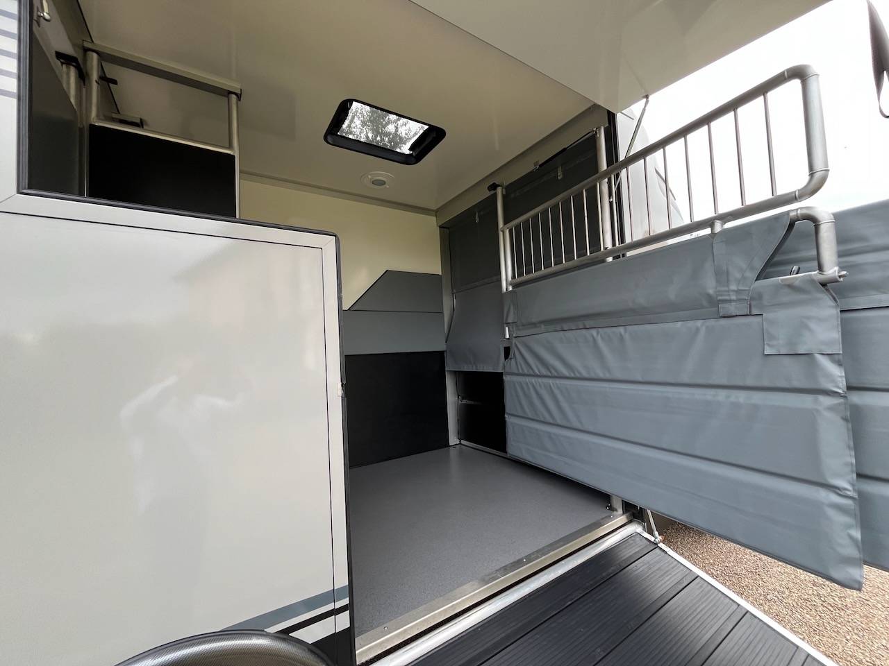 Van per Cavalli Iveco IVECO 0 Nuovo