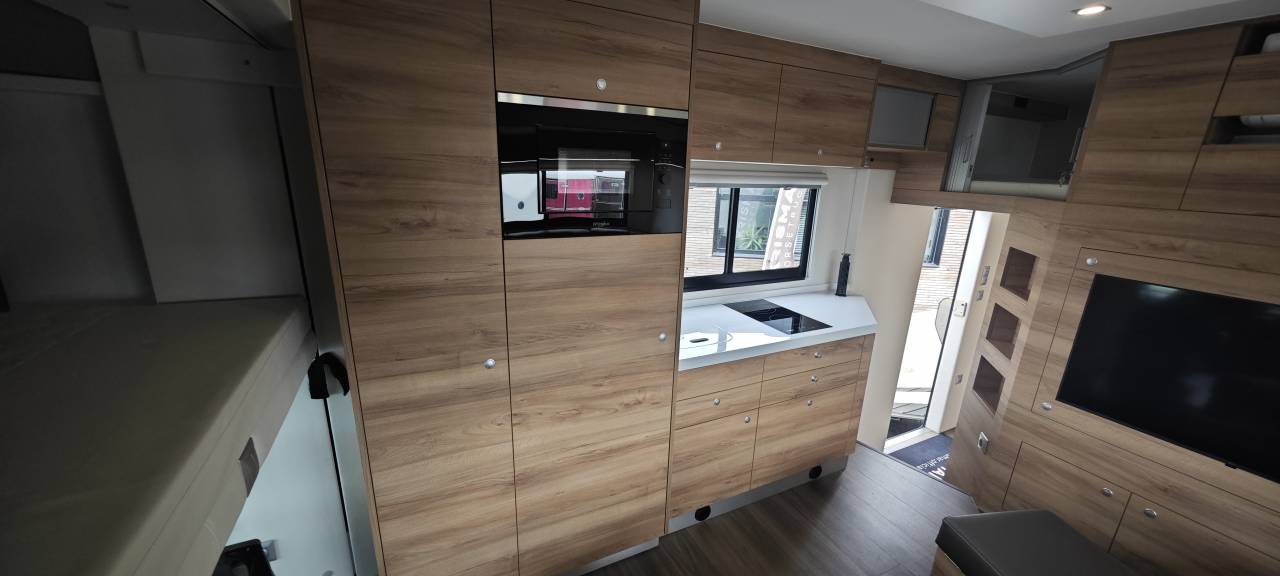 Camion per Cavalli Krismar Volvo FH500 6 chevaux gamme pro 2025 Nuovo