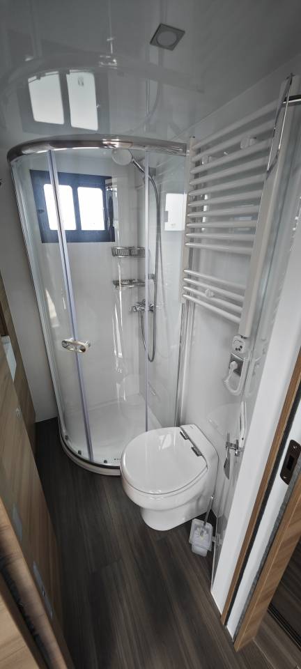 Camion per Cavalli Krismar Volvo FH500 6 chevaux gamme pro 2025 Nuovo